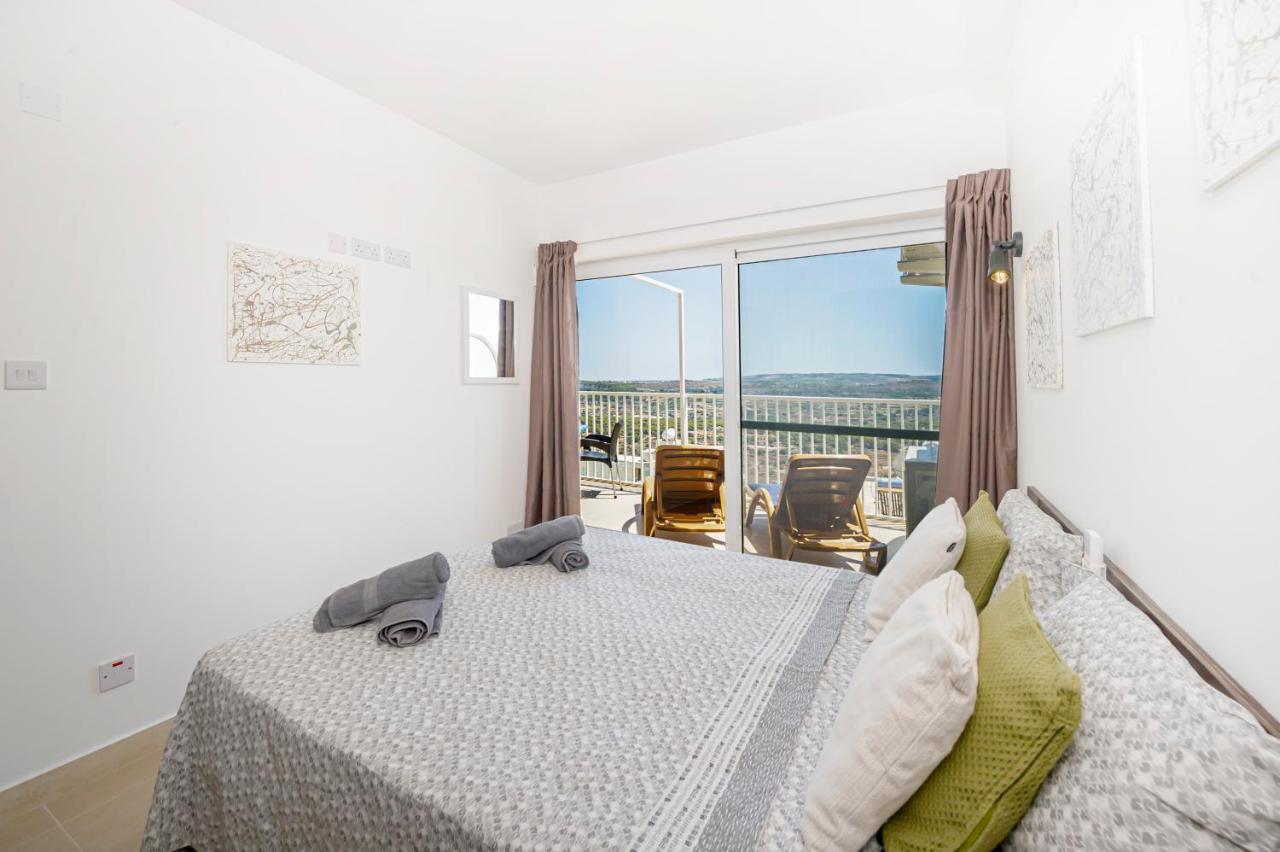 Summer Breeze Apartment With Terrace With Panoramic Views - By Getawaysmalta Mellieħa Eksteriør billede
