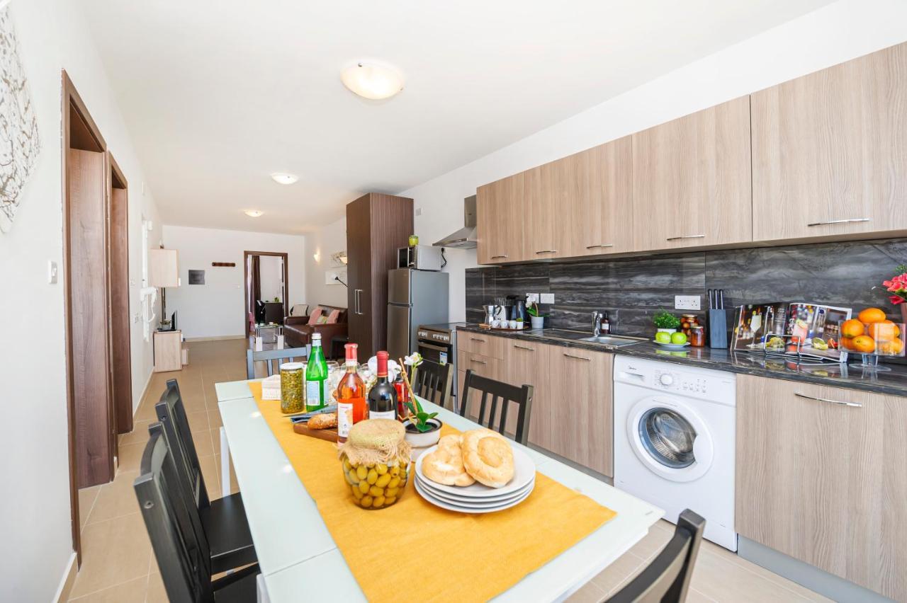 Summer Breeze Apartment With Terrace With Panoramic Views - By Getawaysmalta Mellieħa Eksteriør billede